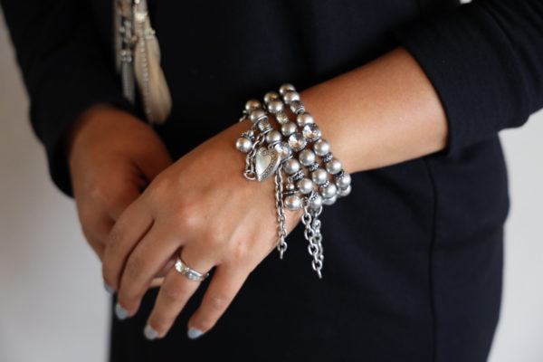 Bracelet fantaisie argenté fausses perles