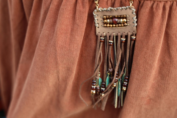 Collier ethnique, lanières de cuir - Image 4