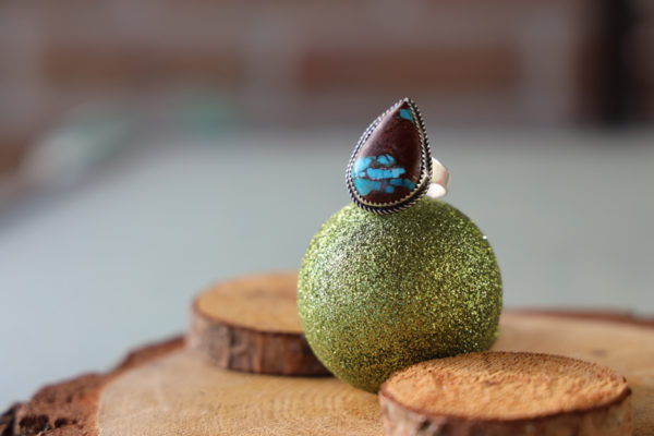 Bague Navajo bleu-vert, matrice brune