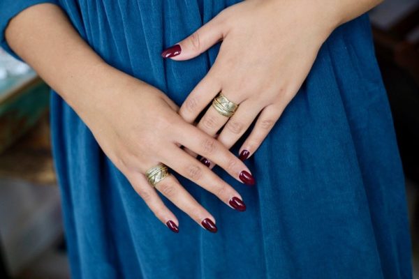 Bague fantaisie en forme de plume