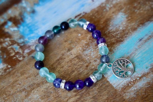 Bracelet Améthyste et Fluorite arc-en-ciel, charm arbre de vie - Image 3