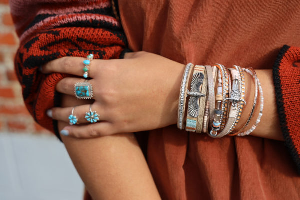 Bague en argent en forme de fleur, 8 Turquoises