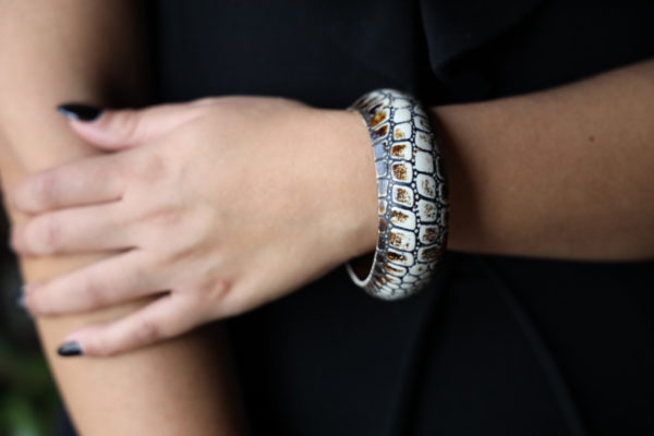 Bracelet jonc imitation peau de crocodile - Image 2