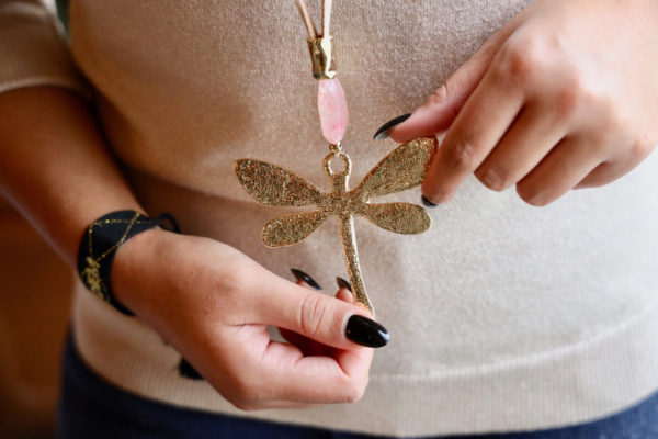 Collier sautoir libellule, agate rose